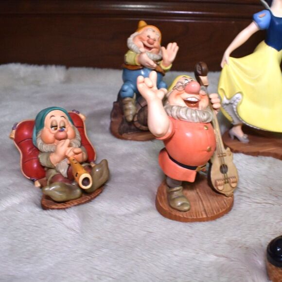 WDCC Disney Snow White And The Seven Dwarfs With Pipe Organ 10 Piece Set - Picture 5 of 16